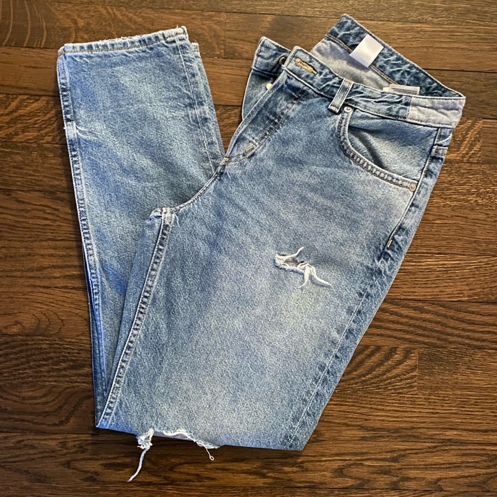 Ripped Boyfriend Jean